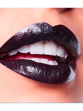 Mac x Aaliyah “Sweet Thing” lipstick, limited edition